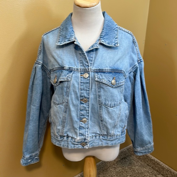 Zara Jackets & Blazers - ⛵️ Zara Oversized Denim Jacket
